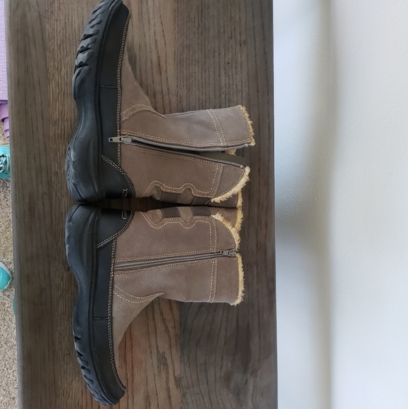 Clarks Booties - Picture 10 of 11